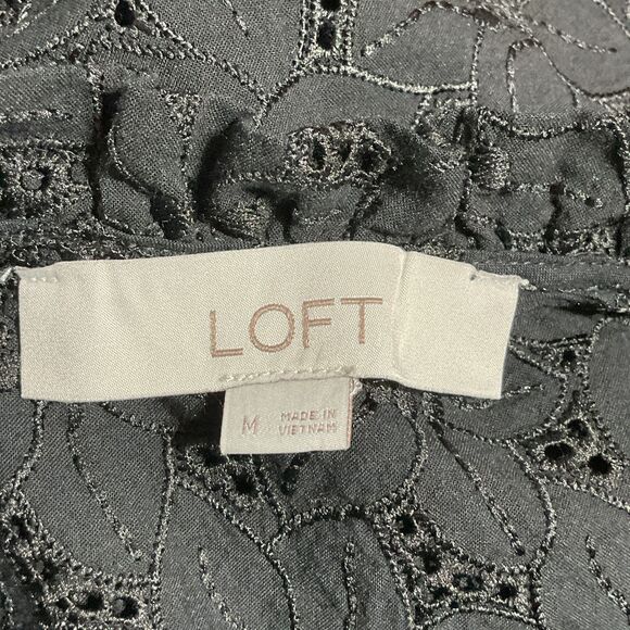 Loft Eyelet Ruffle Split Neck Shell Top Medium - Picture 9 of 11